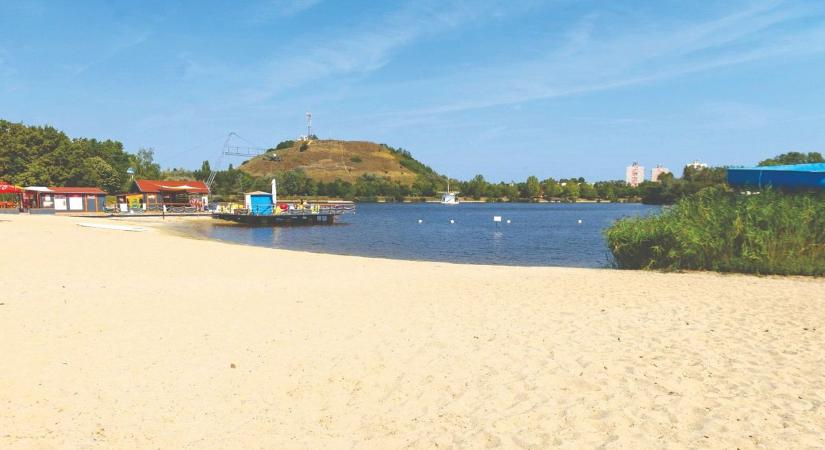 Június elejétől várja a strandolókat a Domb Beach új üzemeltetője