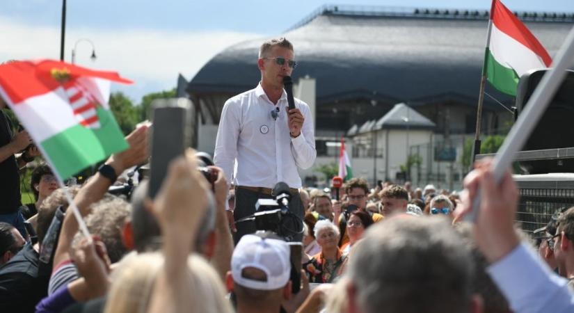 Magyar Péter részt vesz a köztévé vitáján a Várkert Bazárban, de a tüntetést is megtartja
