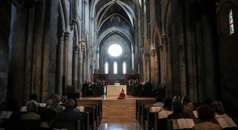 Nyolcszáz éves a pannonhalmi bazilika  galéria