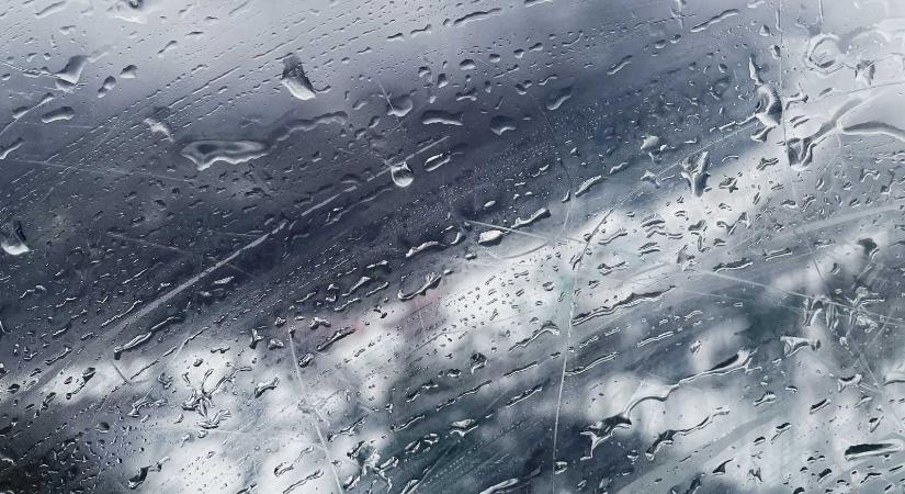 Viharos időjárás várható szombat estig Erdély nagy részében