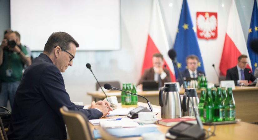 A volt lengyel kormányfő elárulta, ki érezheti magát biztonságban