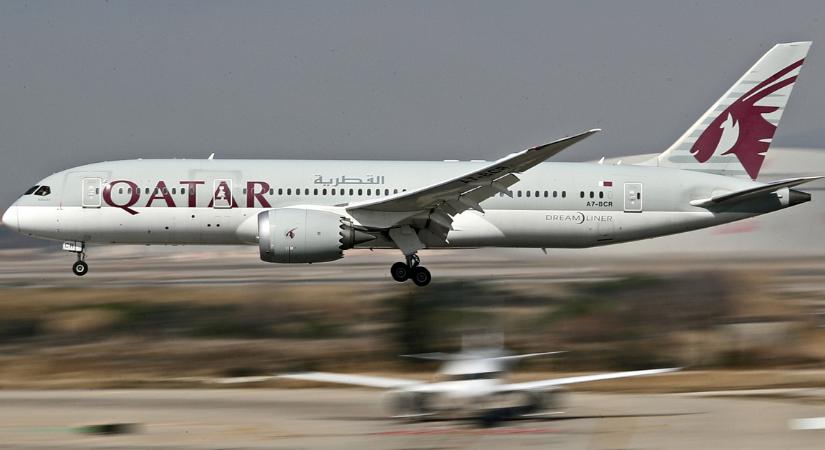 Tizenketten megsérültek a Qatar Airways járatán turbulencia miatt
