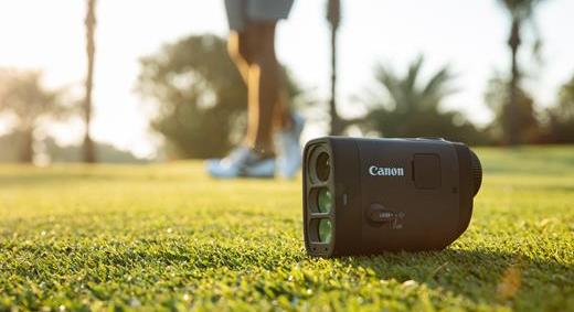 Canon gépek nemcsak fotósoknak – itt a golfozóknak szánt távolságmérő