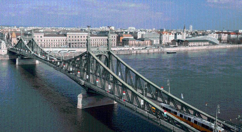 A világ egyik legkisebb közlekedési kiállítása nyílt meg a Szabadság híd Vámszedőházában