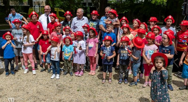 Kistűzoltókat is avattak a IX. Vas Vármegyei Tűzoltó Találkozón