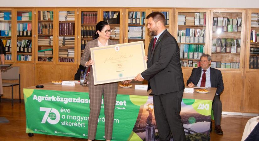 A magyar gazdák és az agrárium szolgálatában az Agrárközgazdasági Intézet