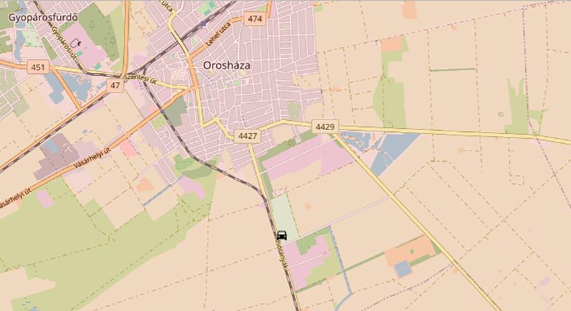 Felborult egy traktor Orosháza közelében