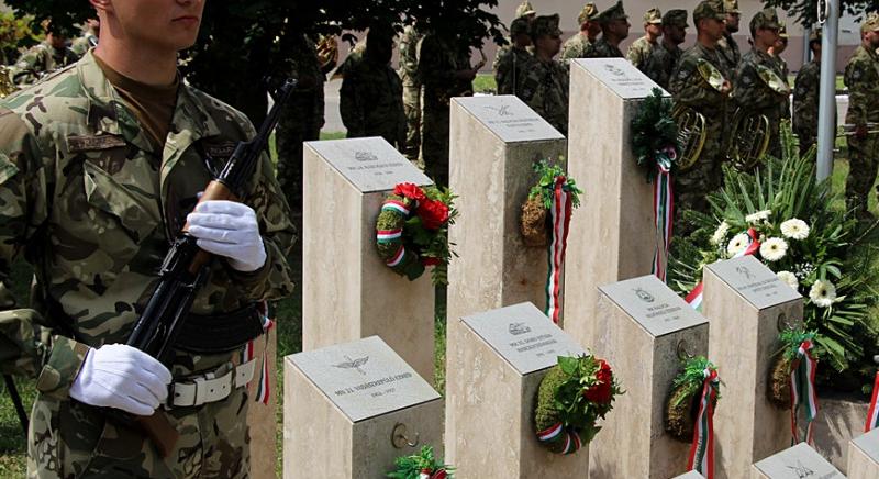 Honvédelmi nap Kalocsán – Megemlékezés, koszorúzás, toborzás és haditechnikai bemutató négy helyszínen