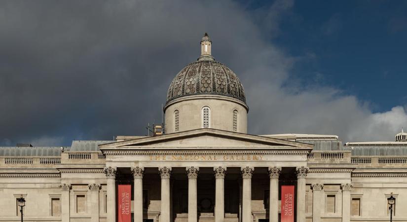 Ebayen árulhatta a British Museum vezető kurátora a műtárgyakat