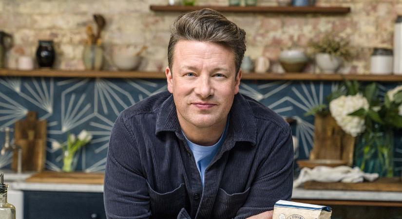 Megható ajándékot kapott Budapestről Jamie Oliver: 49. születésnapján köszöntötték a séfet