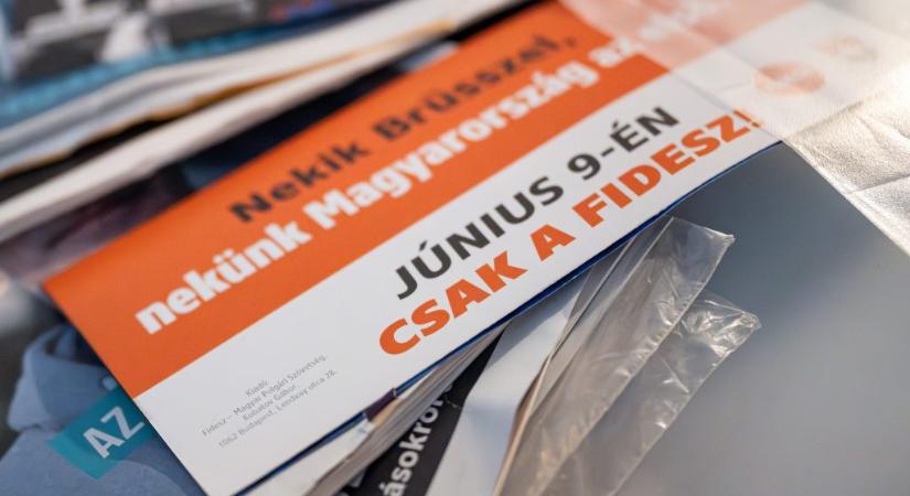 Fideszes technika Jászapátiban: különös szavazólapi segédlet landolt a postaládákban