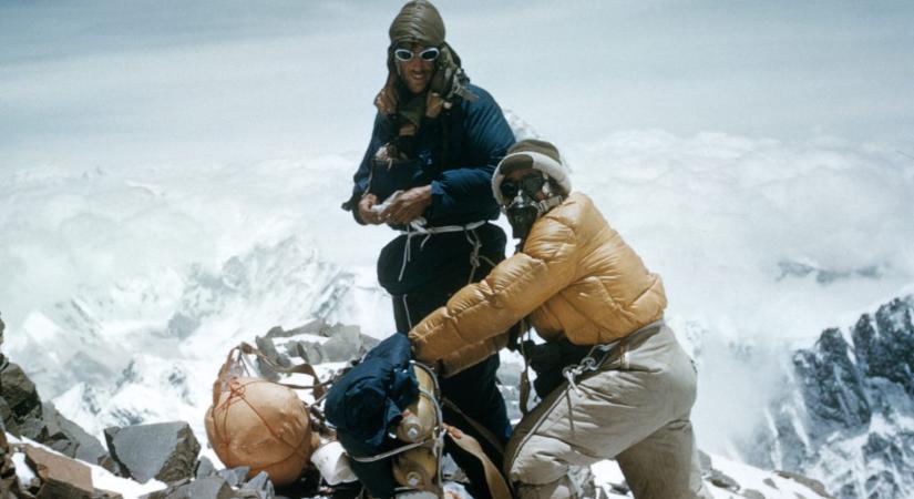 Ők mászták meg előszőr a Mount Everestet