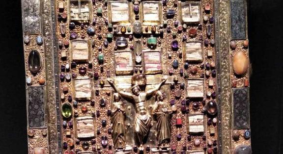 Az emlékezet töredékei – A prágai Szent Vitus-dóm kincstárának ereklyéi Drezdában