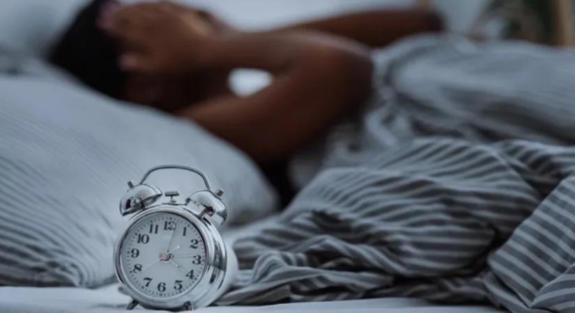 Egy orvos megmutatta a trükköt, hogyan tudsz percek alatt elaludni