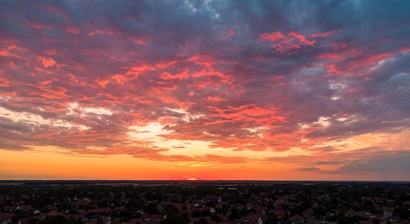 Nap képe: izzó égbolt Vásárhely felett