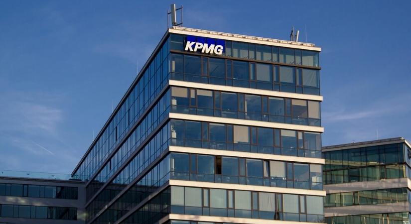 SOKSZÍNŰ KPMG