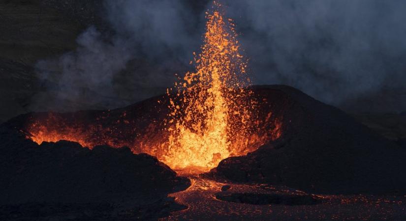 Vulkánkitörés miatt evakuálták a lakosságot Izlandon