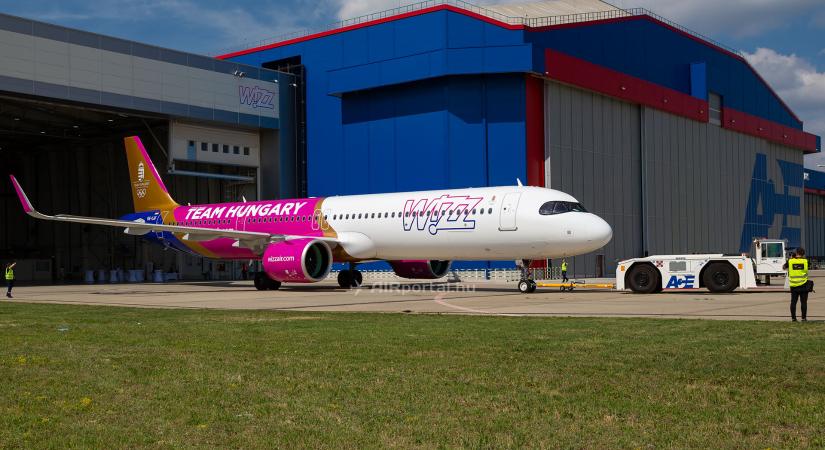 Bemutatta olimpiai festésű repülőgépét a Wizz Air