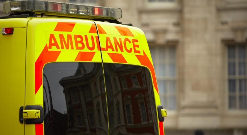 Lövöldözés volt egy londoni étteremben: egy 9 éves kislányt is eltaláltak, az életéért küzd
