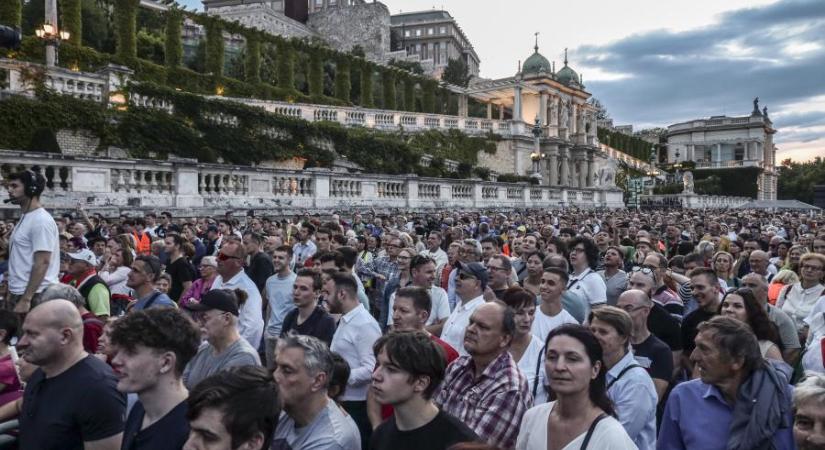 „Nem én változtam meg, Orbán Viktor változott meg” – Videó a tévévitáról és a tüntetésről