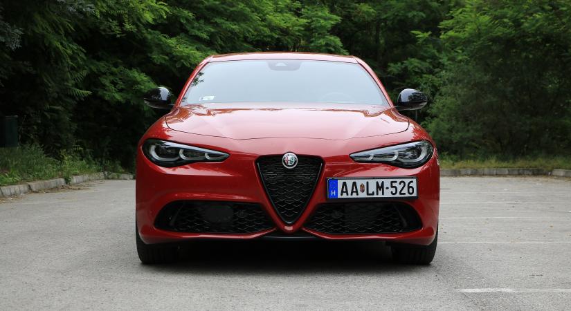 Szakít régi hagyományával az Alfa Romeo