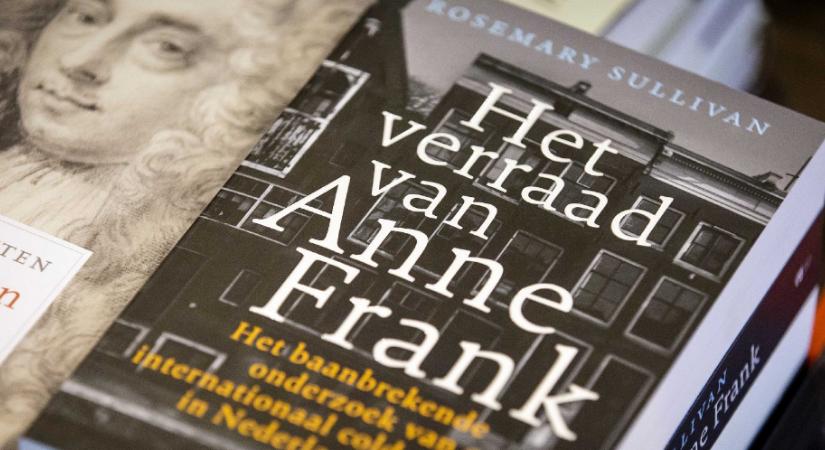 Fiatalok egy csoportja elégette Anne Frank naplóját Németországban