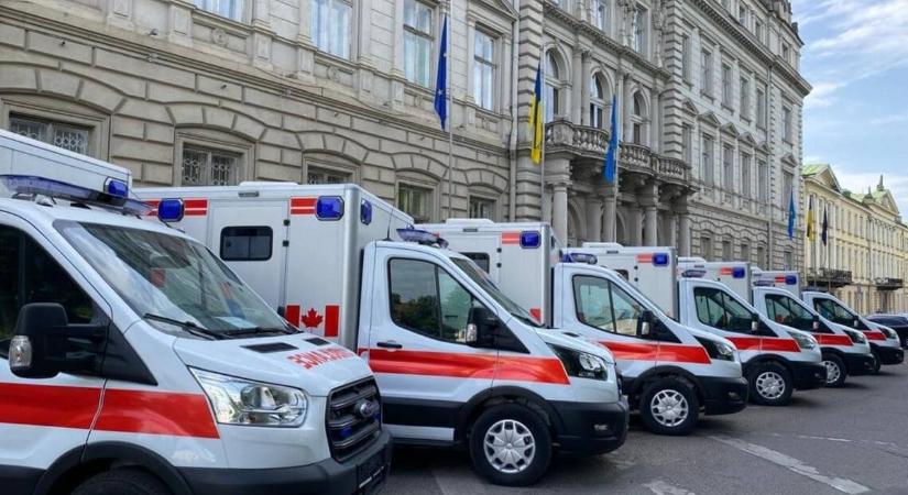 Ukrajna egyedülálló egészségügyi járműveket kapott Kanadától