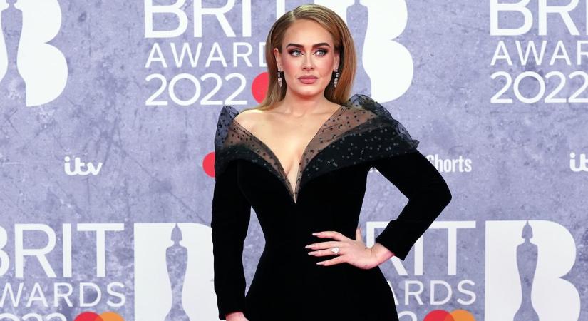 "Kib*szottul hülye vagy?" - koncertje kellős közepén esett neki a közönség egyik tagjának Adele: ezért sokallt be a világsztár - videó