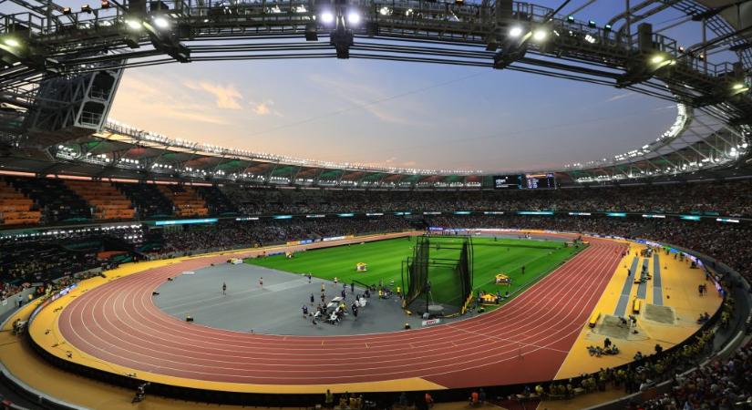 Újra kell építeni az atlétikai stadion elbontott felét a tegnap bejelentett verseny miatt?