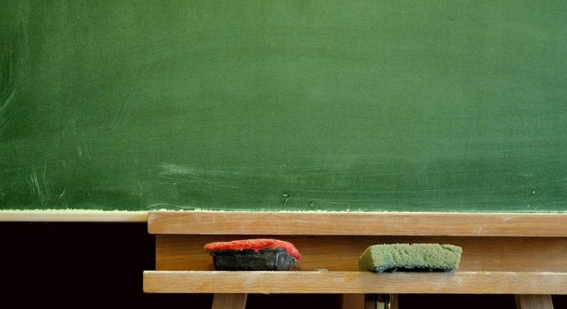 Egy 13 éves tanítványával kapcsolatba kerülő tanár ügyében folyik vizsgálat Bonyhádon