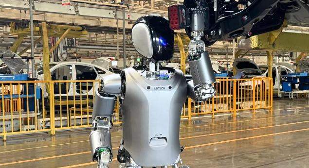 Mesterséges intelligenciával vezérelt, emberszerű robotokat alkalmaz a kínai Dongfeng