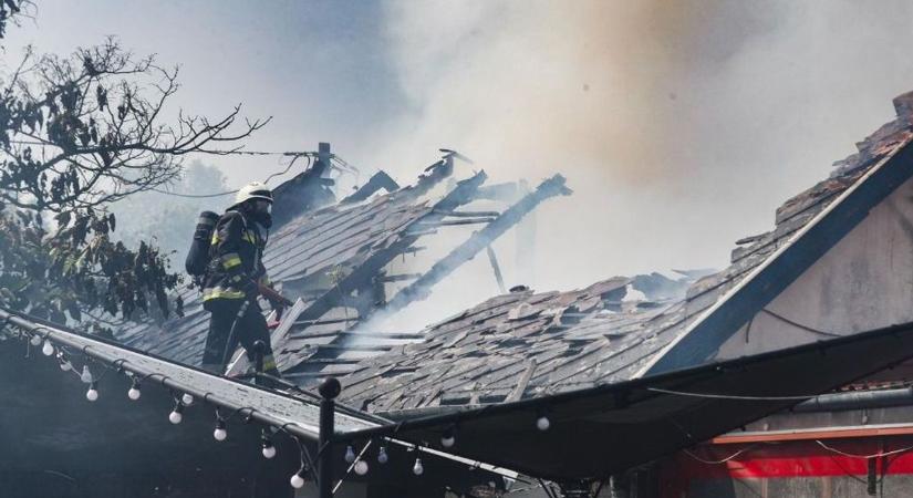 Félelmetes tűz Körmenden: szinte az egész piac leégett (videó)