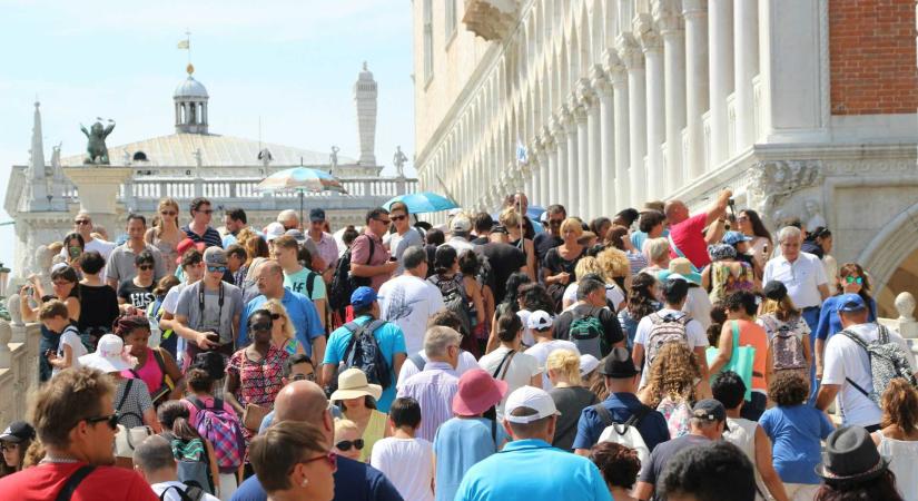 Turistákat érintő újabb korlátozást vezettek be Velencében
