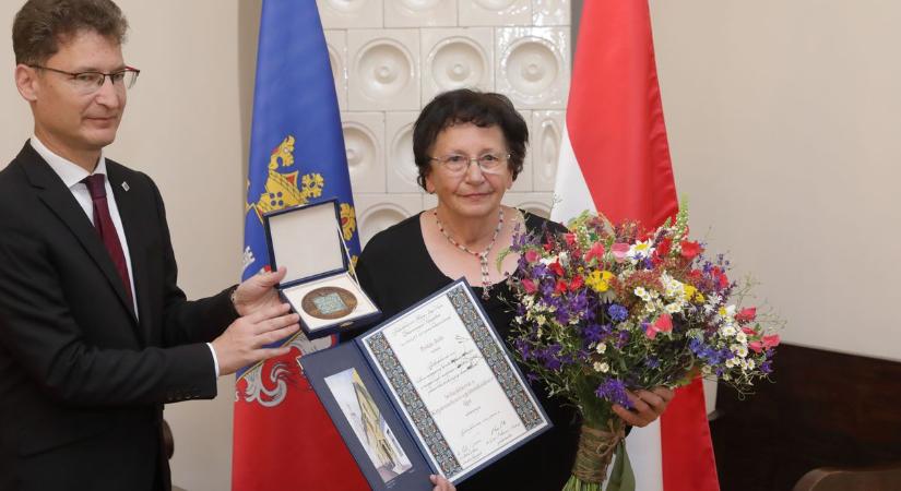 A Kárpát-medencei együttműködésért vehette át Székesfehérvár elismerését a nemzeti összetartozás napján