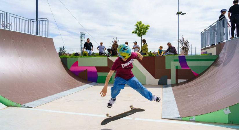 A sepsiszentgyörgyiek szeretik az extrém sportokat: népszerű lett a Skatepark