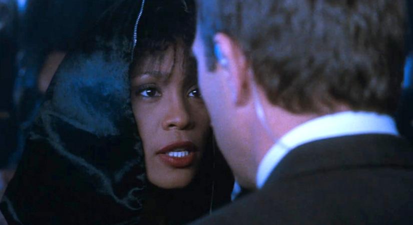 Kevin Costner nem volt hajlandó lerövidíteni a gyászbeszédét Whitney Houston temetésén, csak hogy a CNN reklámokat vetíthessen