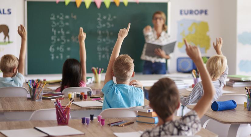 A székesfehérvári tankerület szerint nem jár túlóra a tanároknak, mert túl lassan dolgoznak