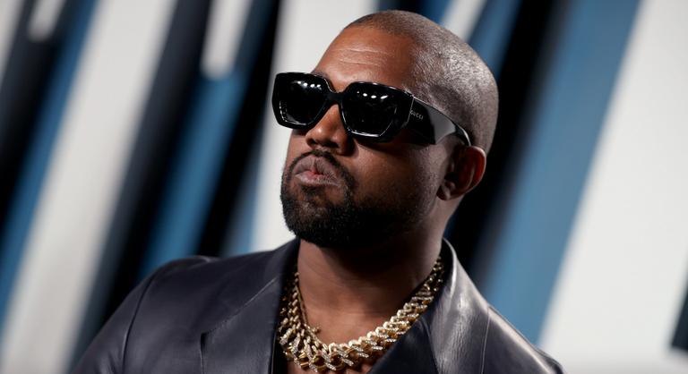 Kanye West zsarolással vádolja egykori asszisztensét, aki szexuális zaklatás miatt perelte be őt