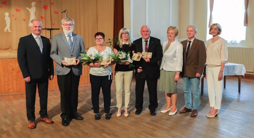 Elismeréseket adtak át a tankerületi központ pedagógusnapi ünnepségén Kőszegen - fotók
