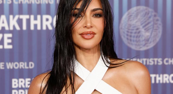 Kim Kardashian nehezen birkózik meg az egyedülálló anyasággal