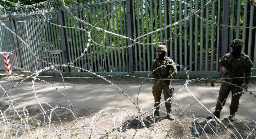Lengyel elnöki nemzetbiztonsági vezető: felháborító a fehérorosz határon figyelmeztető lövést leadó katonák őrizetbe vétele