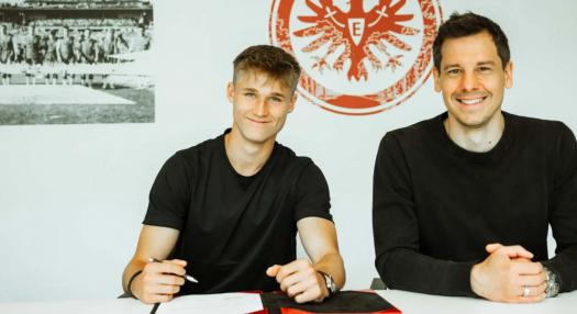 Fenyő Noah profi szerződést kapott az Eintracht Frankfurtnál