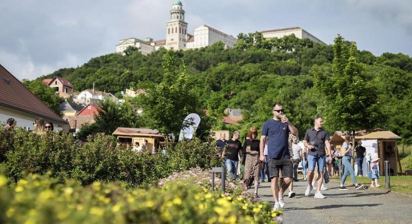 A legjobb éttermek költöznek Pannonhalmára