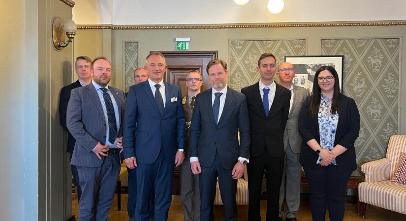 Erősödik a magyar-finn védelmi együttműködés: Hajnik László Helsinkiben tárgyalt