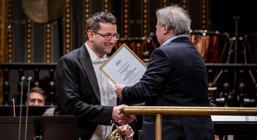 Tóth Bálint kürtművész kapta a Concerto Budapest Évad Zenekari Művésze díját