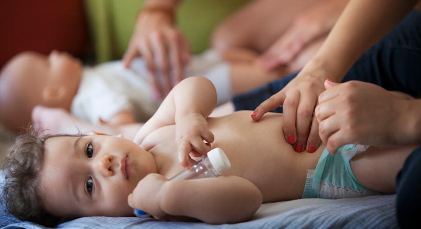 A babamasszázs évezredek óta segíti a csecsemők fejlődését