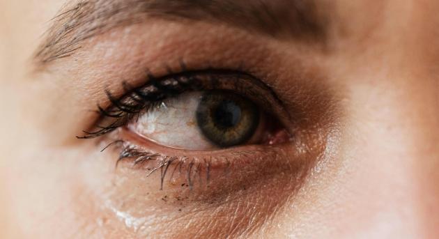 Könnyekkel hajthatják az intelligens kontaktlencséket