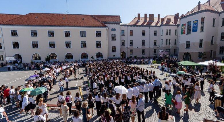 Elballagott egy újabb évfolyam a marosvásárhelyi magyar iskolákból