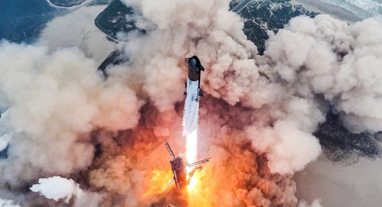 Túl van első sikeres tesztrepülésén Elon Musk legújabb űrhajója