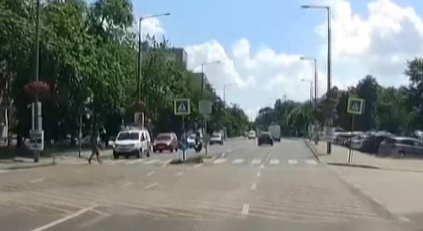 Megrázó videó: így gázolt el egy motoros egy gyalogost a XVII. kerületben
